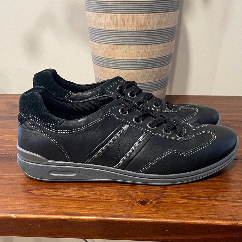Ecco Black Leather Athletic Shoes